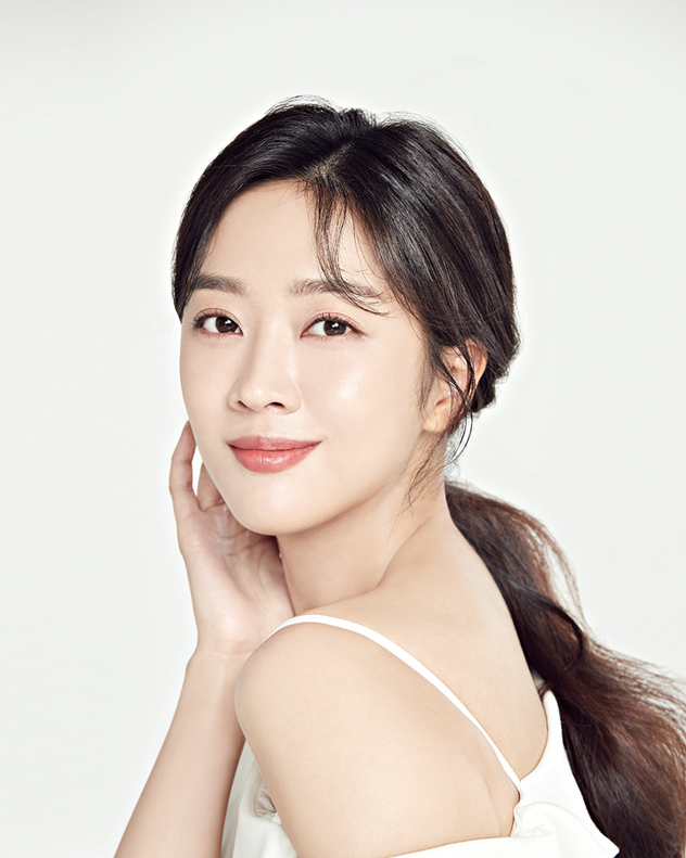 Best aesthetic clinic in Seoul for English speakers - Liftera laser lifting treatment for anti-aging